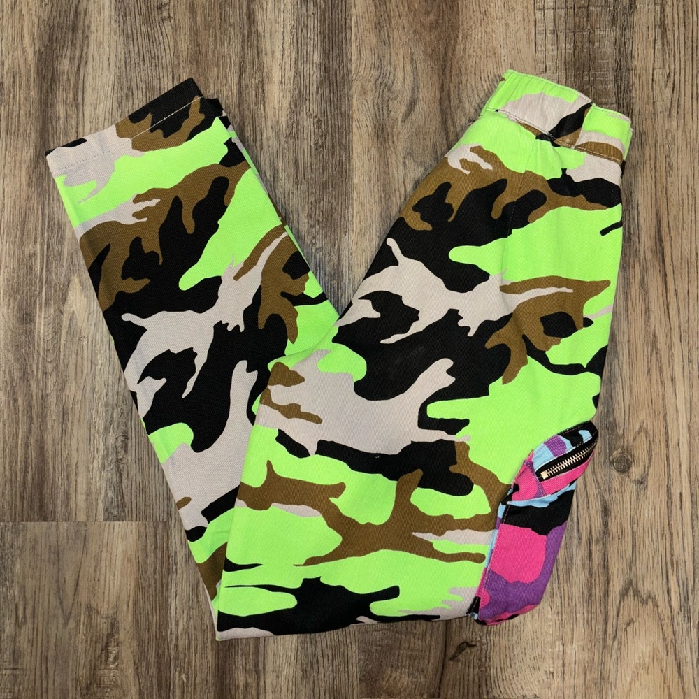 NEW W/O Tags Women Camo Pants